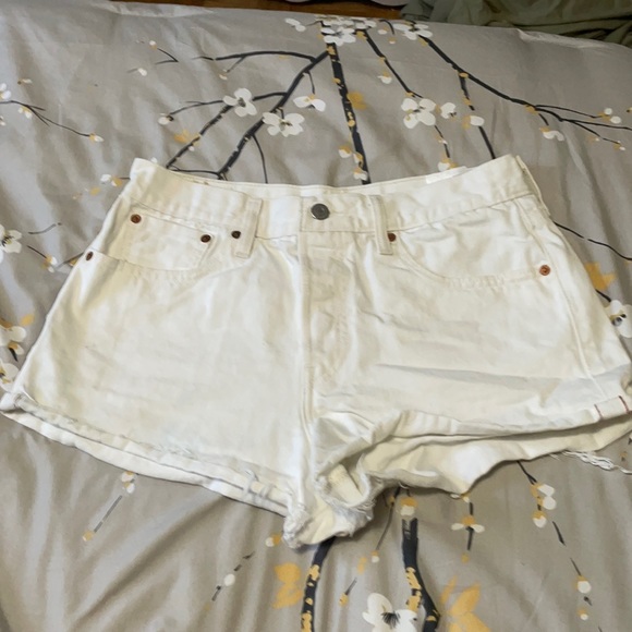 Levi’s white denim shorts. Very little stretch. - Picture 1 of 3